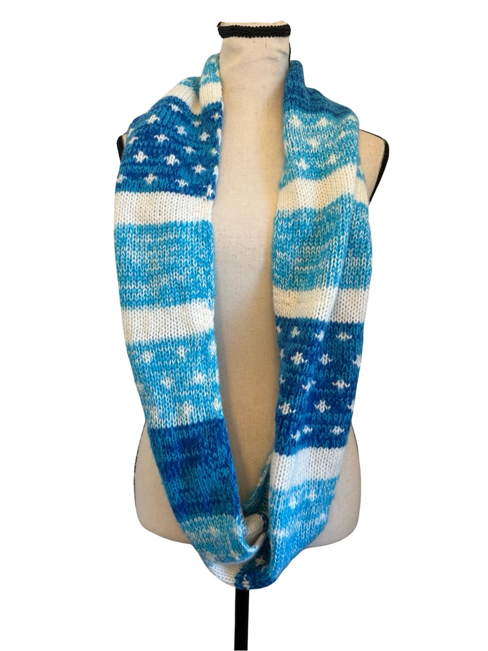 Hollister Blue Fair Isle Knit Infinity Scarf Chunky Winter Circle Scarf Cozy